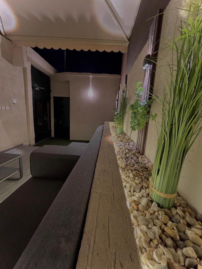 استديو مع جلسة خارجية بدخول ذكي Villa Riad Exterior foto