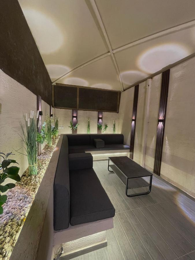 استديو مع جلسة خارجية بدخول ذكي Villa Riad Exterior foto